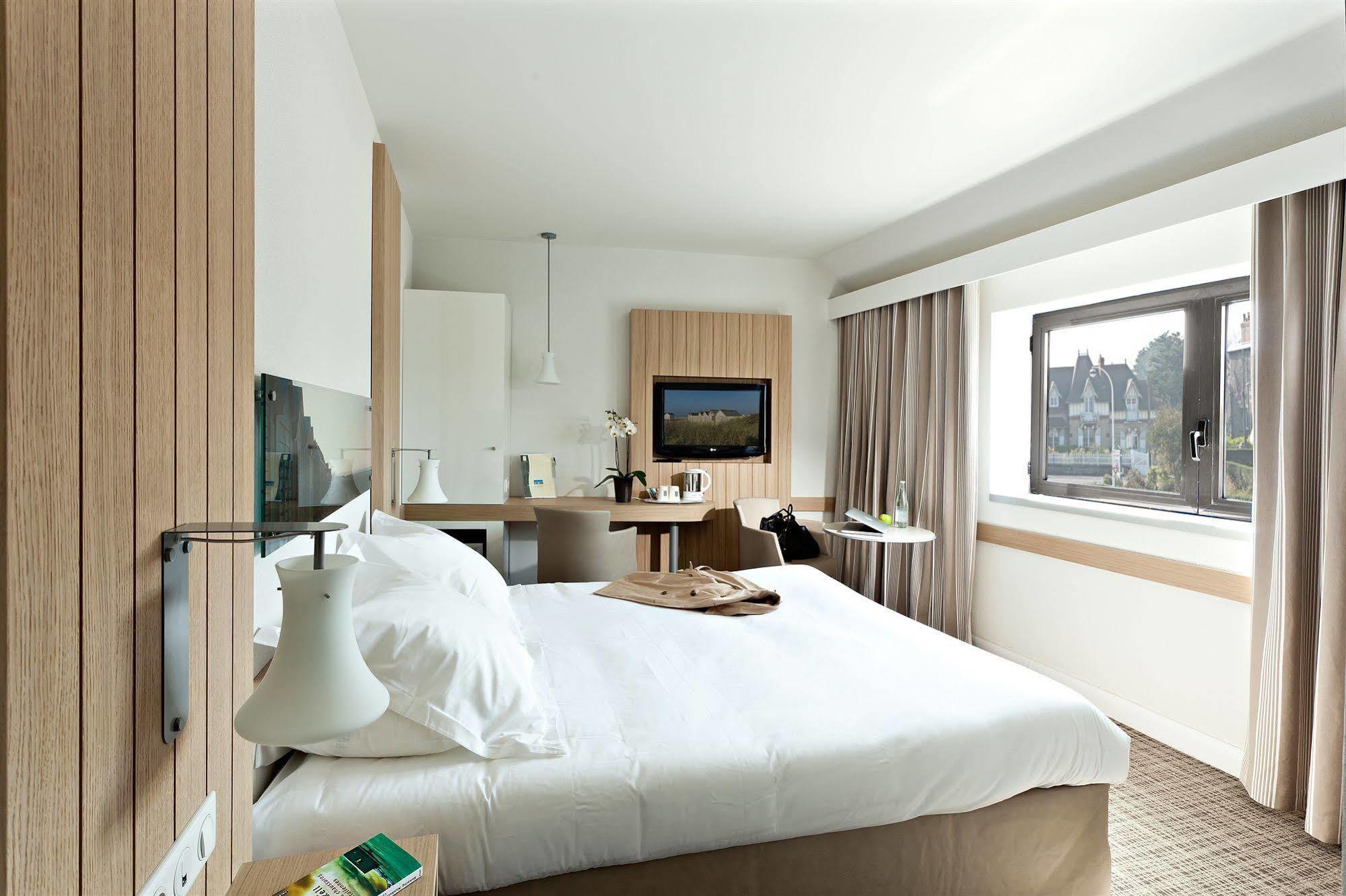 Thalazur Ouistreham - Hotel & Spa Ngoại thất bức ảnh